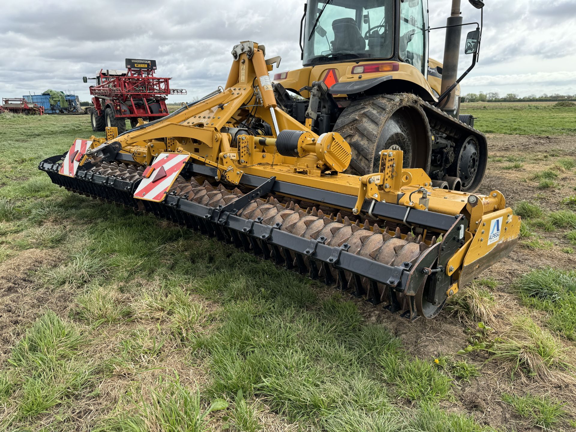 (17) Alpego Dmax 600 BR 6m folding power harrow, toothed packer roller, wheel eradicators, levelling