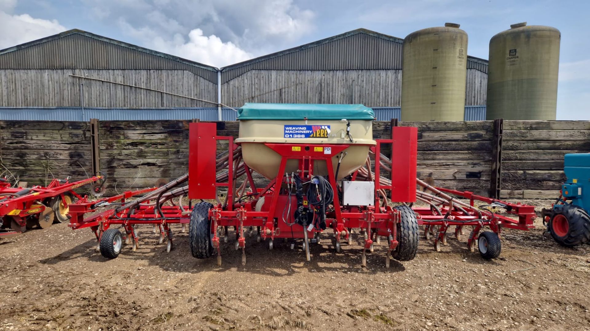 Weaving RS6000 6m hydraulic folding tine drill, tramliners, hydraulic bout markers, hopper cover, in - Image 2 of 3