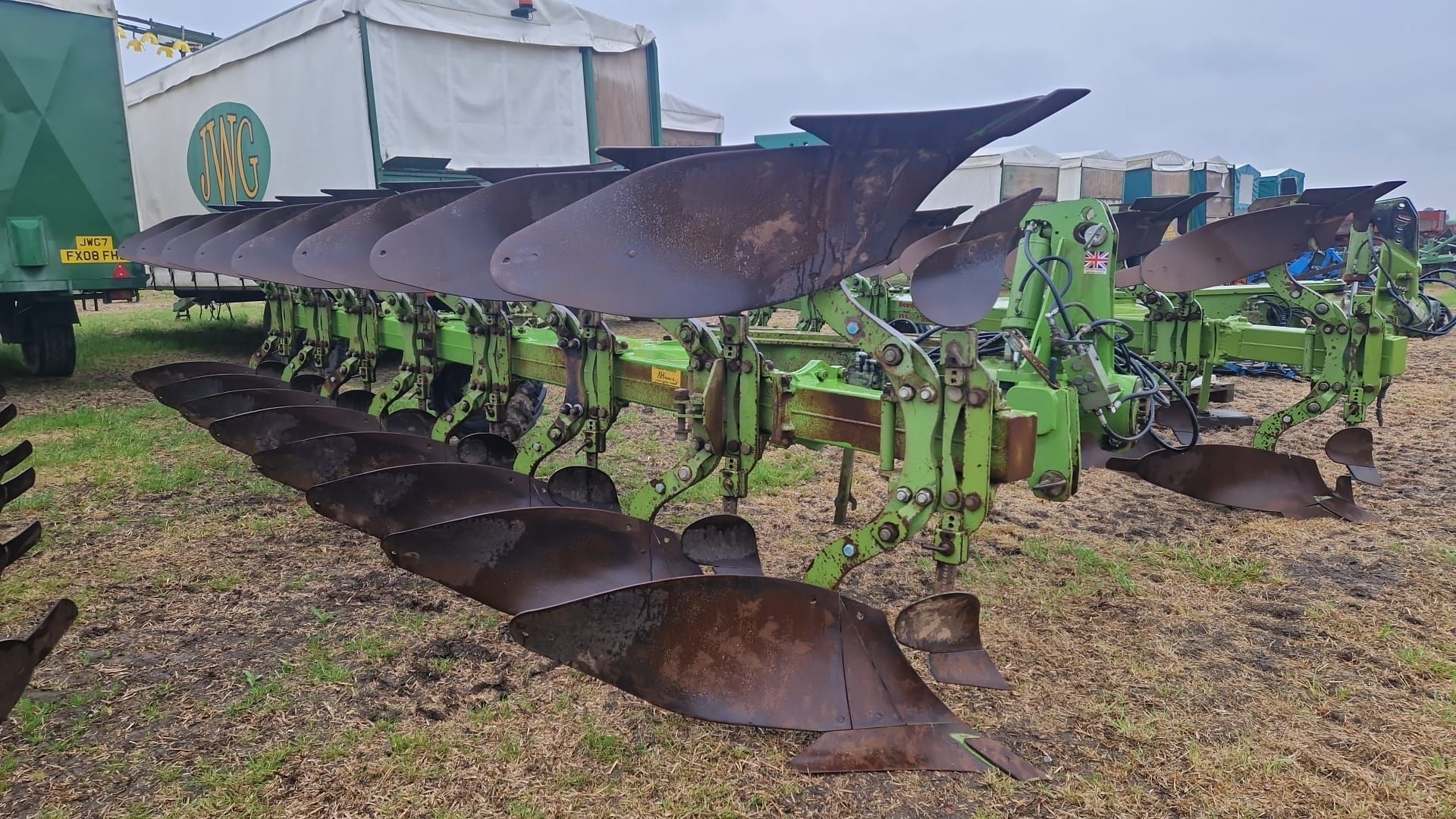 Dowdeswell 8f plough, Hubert headstock, rubber land wheel, vari width - Image 8 of 8