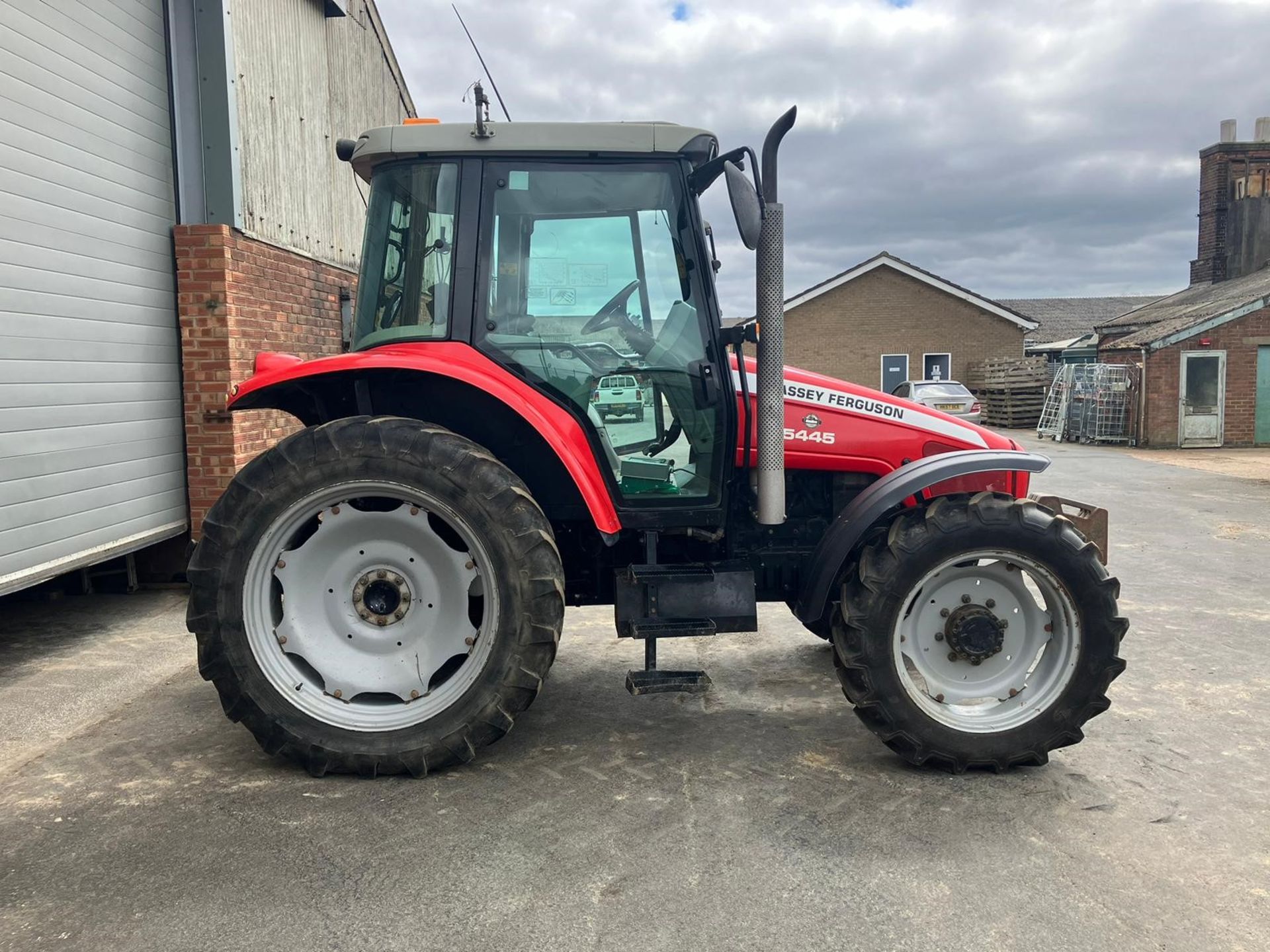 (06) Massey Ferguson 5445 4WD Drop nose tractor, left hand side forward and reverse, Front: 11. - Image 3 of 3