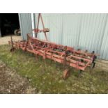 4.3m Marskstig type folding spring tine, metal depth wheels, manual wire folding