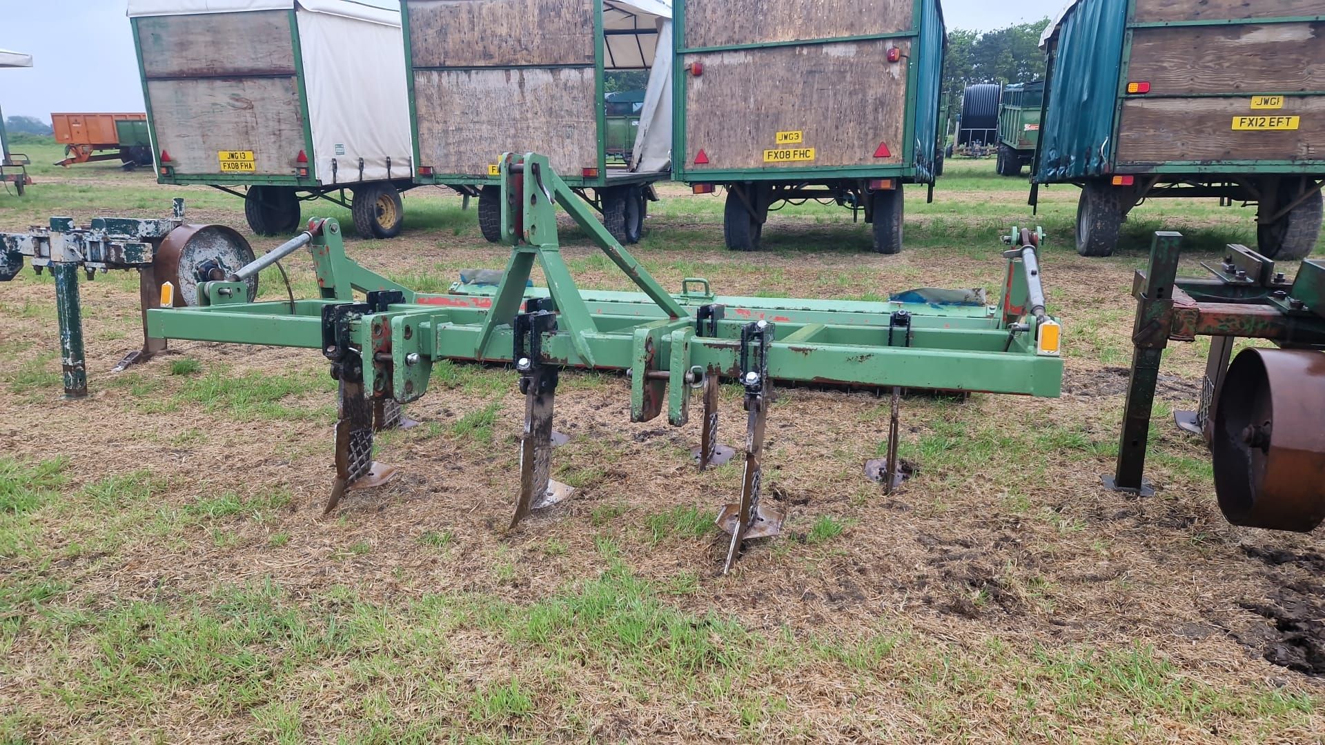 Farm made 7 leg flat lift, tooth packer roller - Image 2 of 3