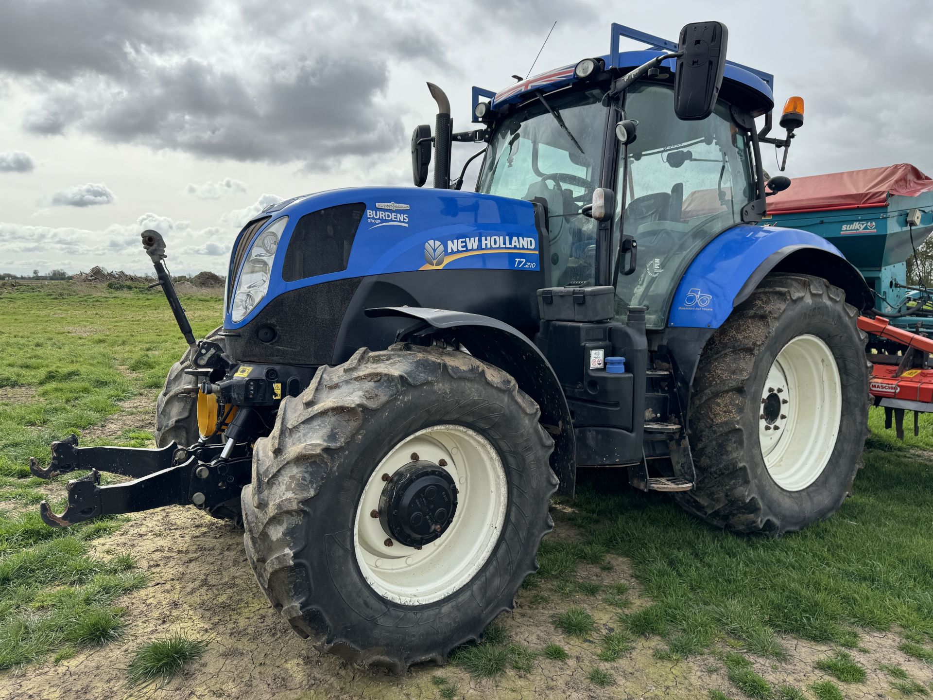 (14) New Holland T7.210 4WD Auto Command 50K - Image 3 of 5