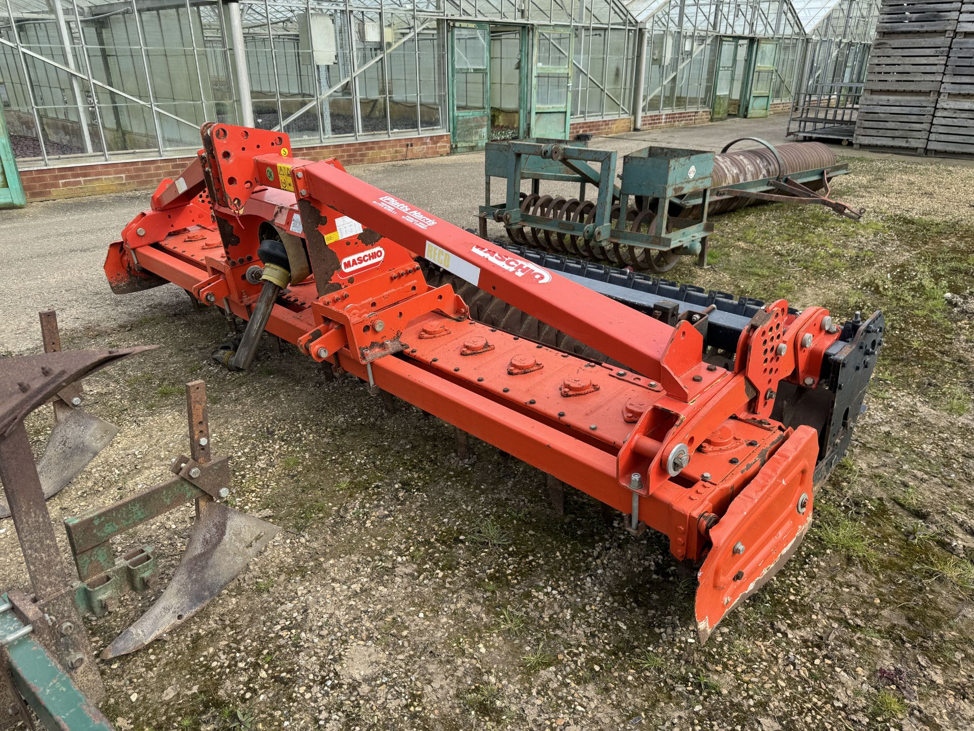 Maschio 4m power harrow, levelling board, tooth packer roller with scrapers serial No 0798P0079,
