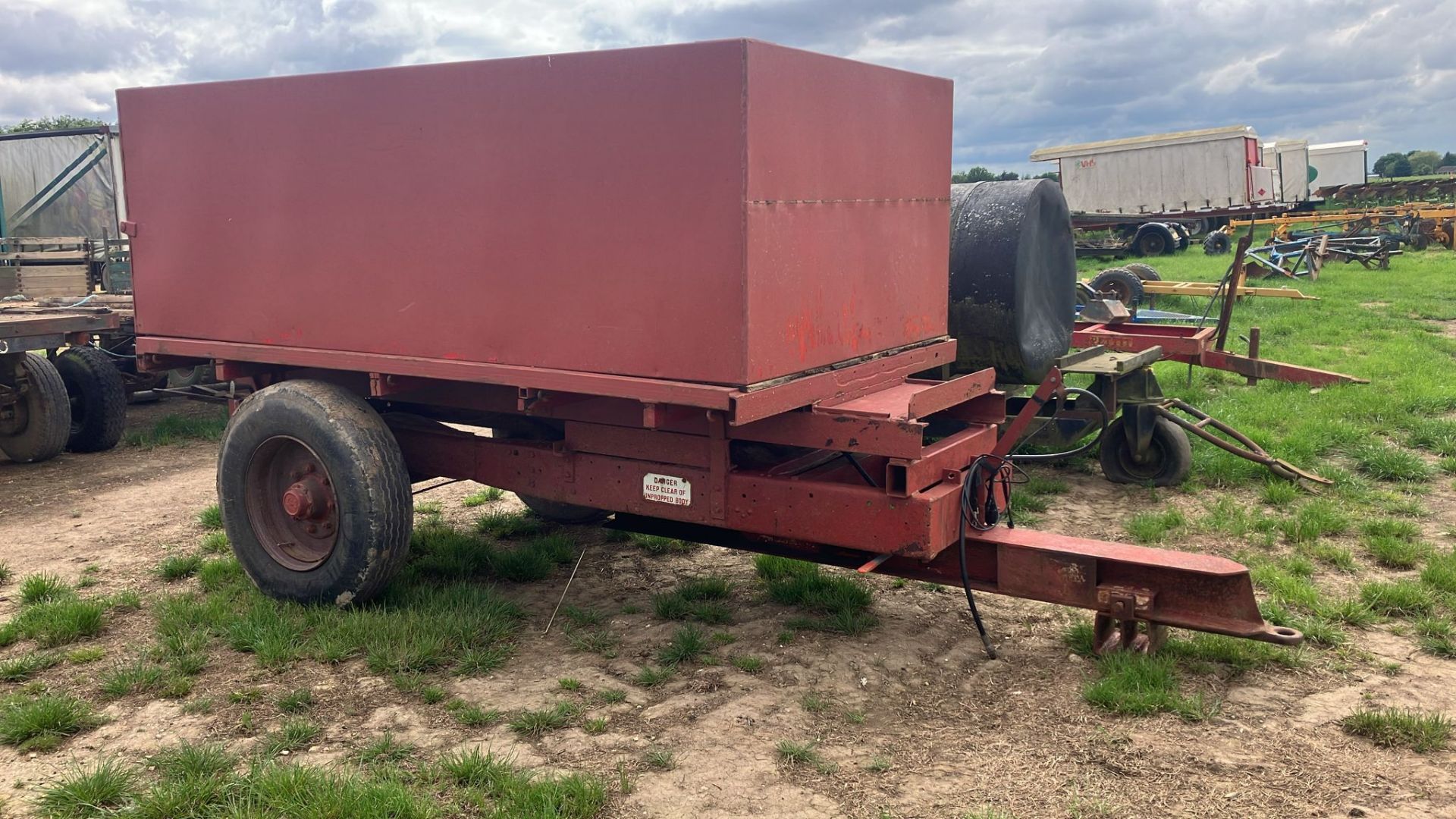 Single axle tipping tank body trailer, ex lorry conversion - Image 2 of 2