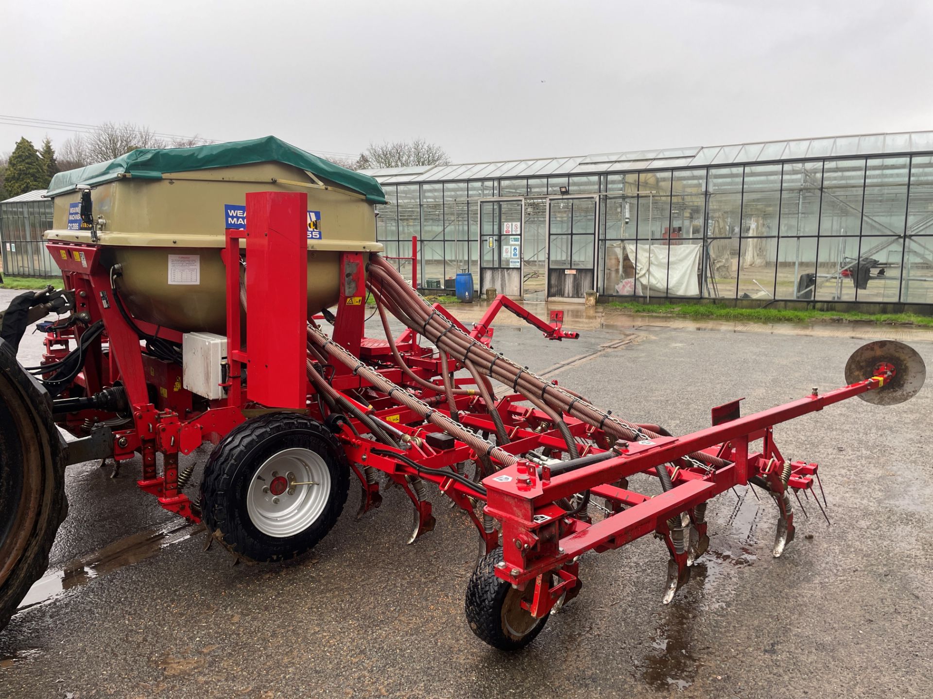 Weaving RS6000 6m hydraulic folding tine drill, tramliners, hydraulic bout markers, hopper cover, in