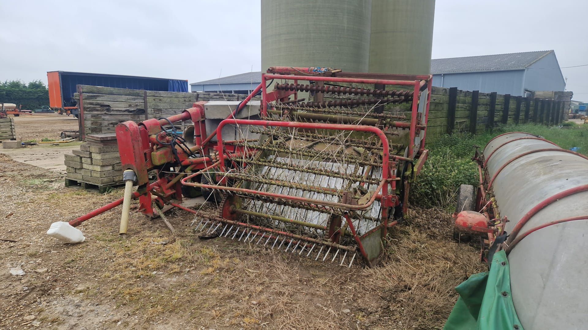 Porter-way belted Spinach harvester