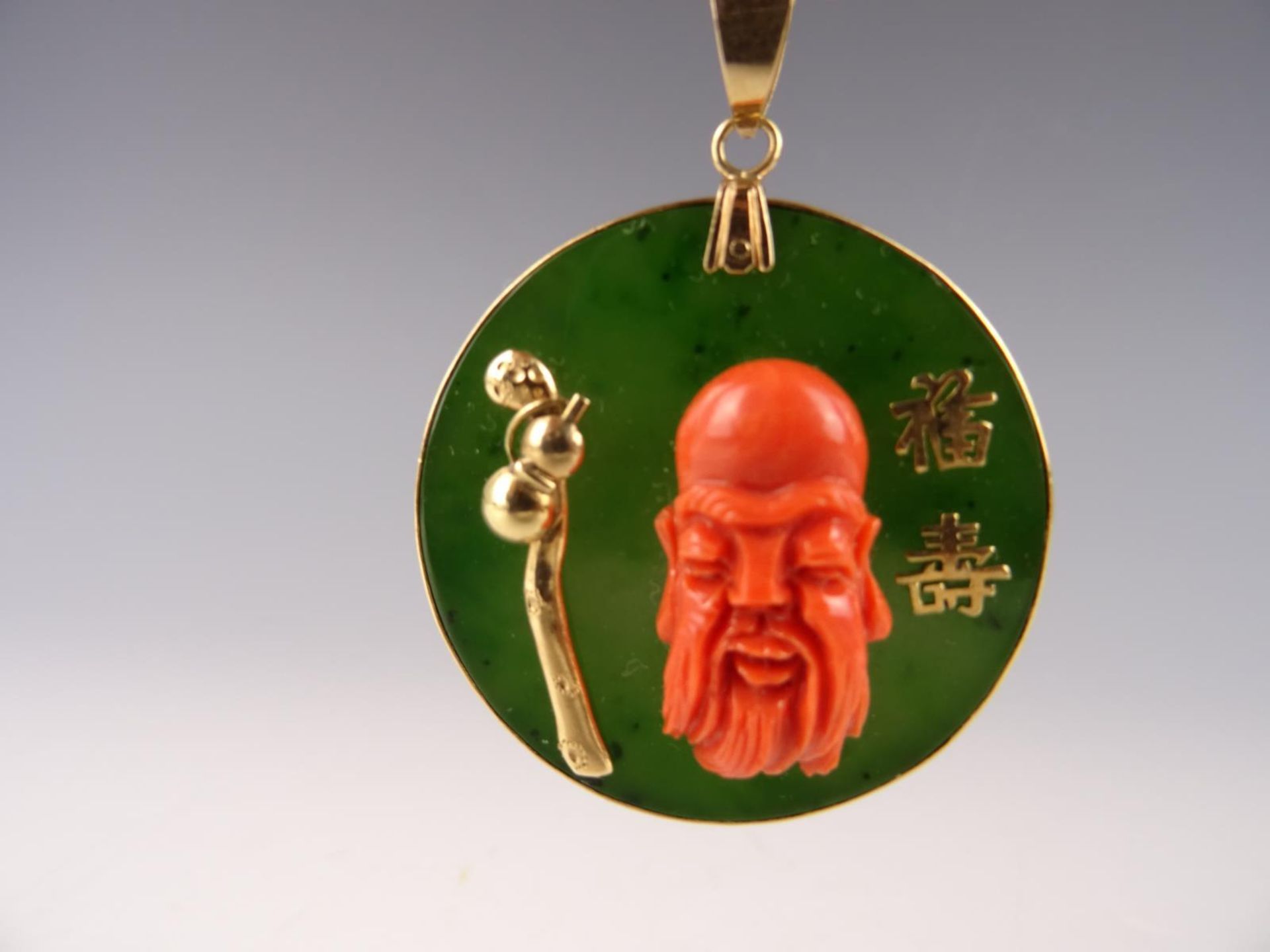 Gold necklace/jade pendant - Bild 2 aus 6