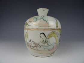 Porcelain pot