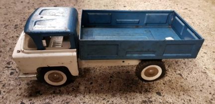 VINTAGE TRIANG TIN PLATE TRUCK