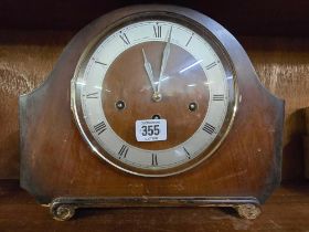 OAK CASED MANTLE CLOCK