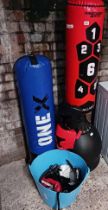 BLUE BOXING PUNCH BAG, A GALLANT KNOCKOUT MATE BOXING AID ON WEIGHTED BASE & A TUB OF BOXING GLOVES,