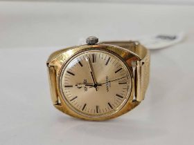 VINTAGE GOLD COLOURED ROAMER VANGUARD 303 WATCH WITH MESH STRAP