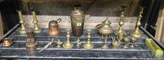 SHELF OF COPPER & BRASS WARE WITH CANDLESTICKS ETC