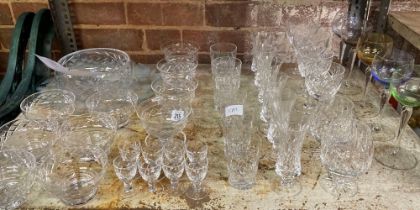SHELF OF CRYSTAL GLASSWARE WITH WINE GLASSES, CHAMPAGNE GLASSES,