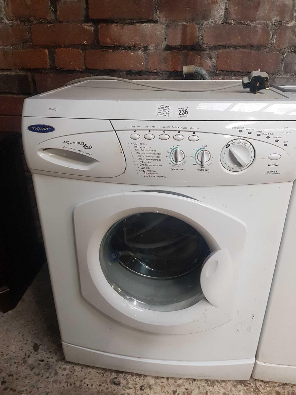 HOTPOINT AQUARIUS WASHER DRYER