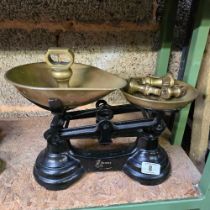 VINTAGE LIBRASCO BRASS & METAL SCALES WITH SET OF WEIGHTS