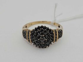 9ct GOLD & BLACK DIAMOND RING, SIZE 'V' 4.