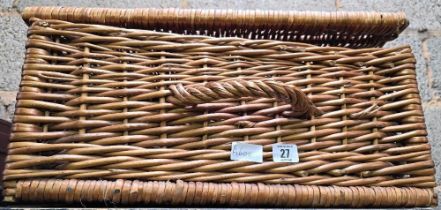 WICKER PICNIC BASKET