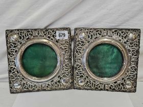 SILVER MOUNTED DOUBLE PHOTO FRAME 6.