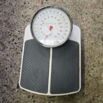 VINTAGE HANSON BATHROOM SCALES