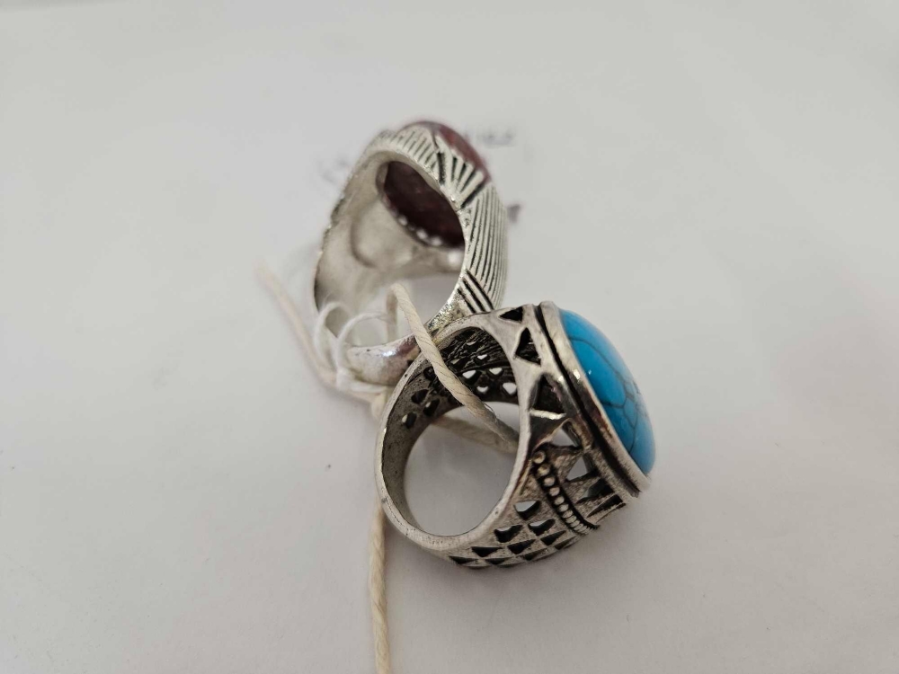 2 LARGE SILVER COLOURED STONE SET GENTS RINGS - Image 2 of 2