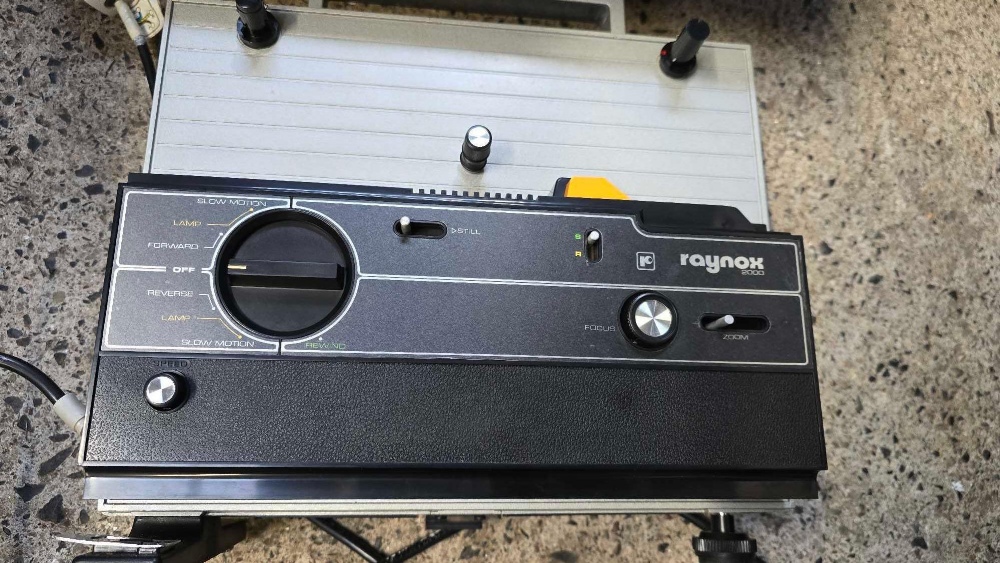 RAYNOX 8mm PROJECTOR IN BOX