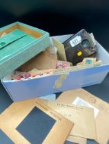 MISC SHOE BOX OF OLD COLONIALS AND FOREIGN AND PHILATECTOR (NO BATTERY)