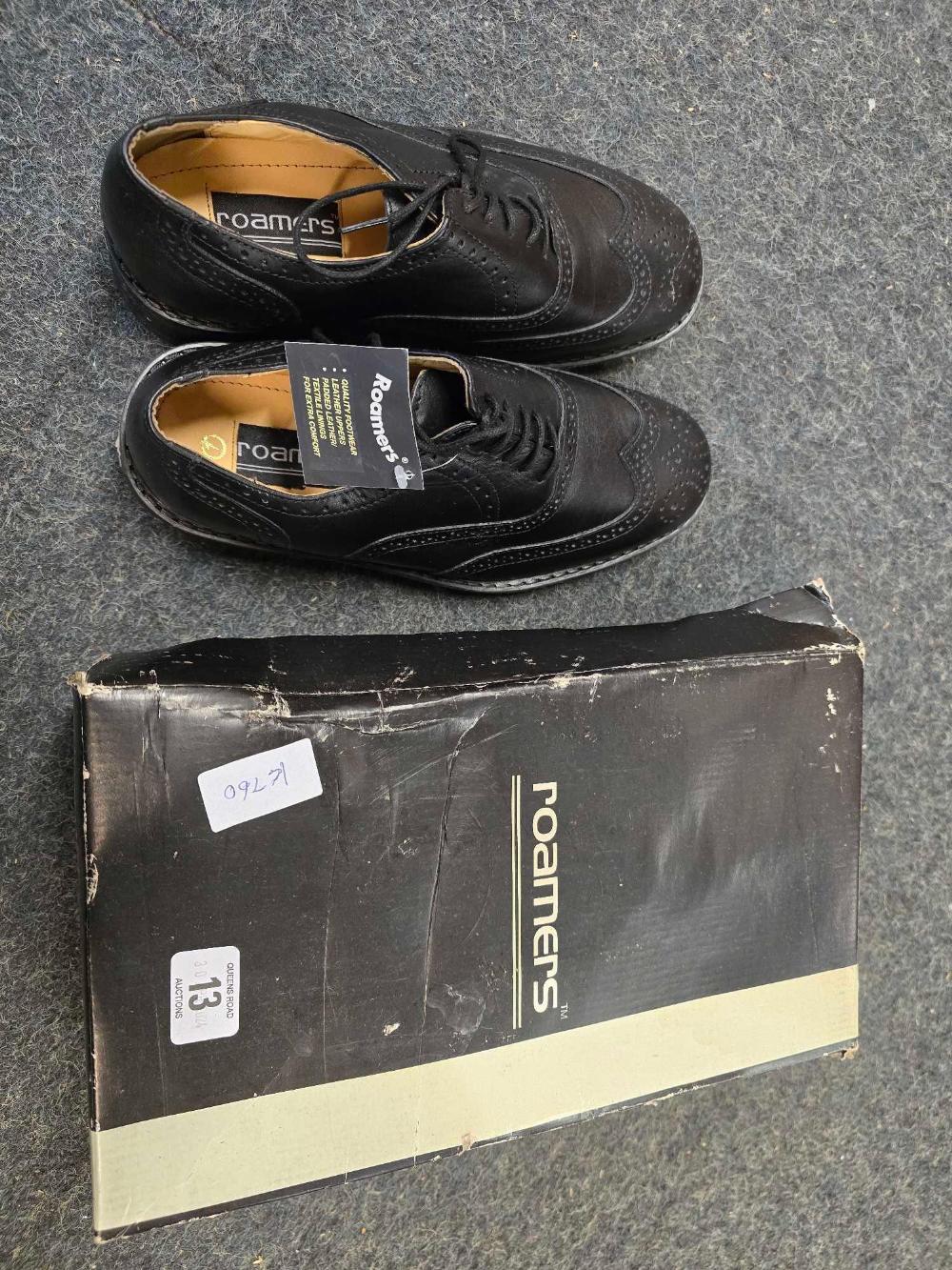 PAIR OF GENTS ROAMERS SIZE 7 BLACK SHOES,