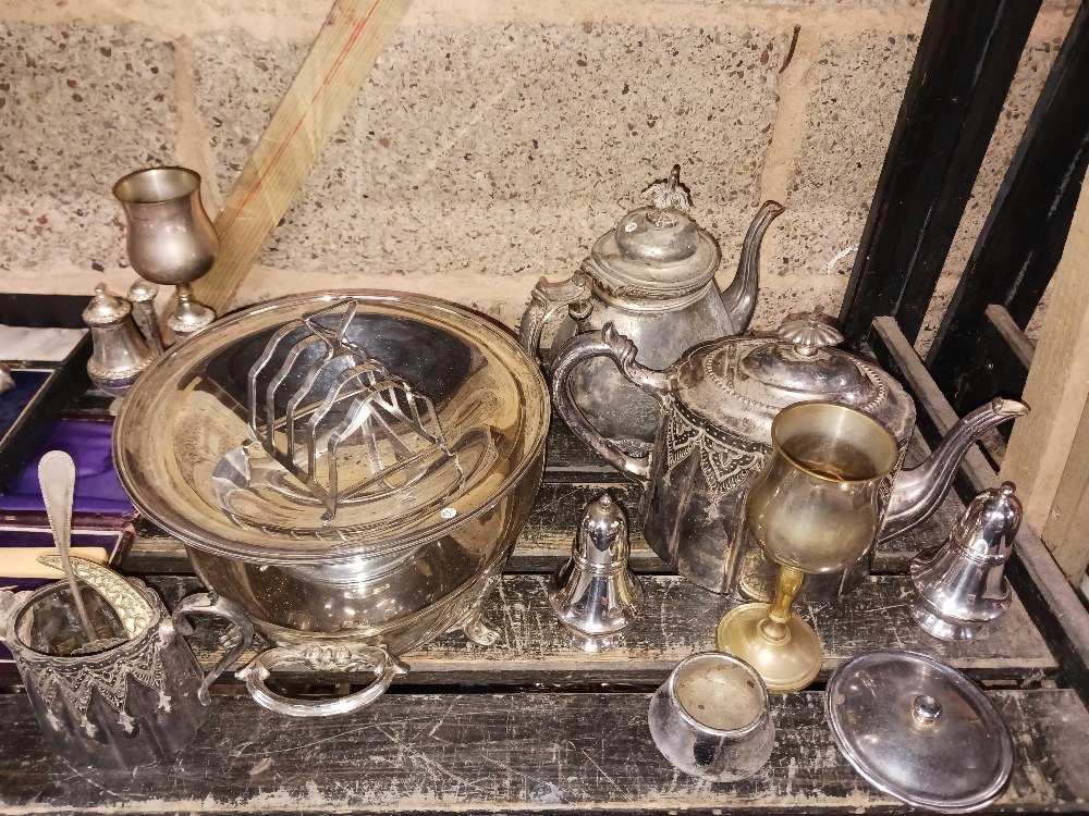 SHELF OF MISC PEWTER & PLATED METALWARE INCL; TEA POTS, GOBLETS, TANKARDS, - Image 2 of 2