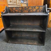 SMALL BOOKCASE WITH LEAF PATTERNS