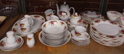 SHELF OF ROYAL NORFOLK CHINA