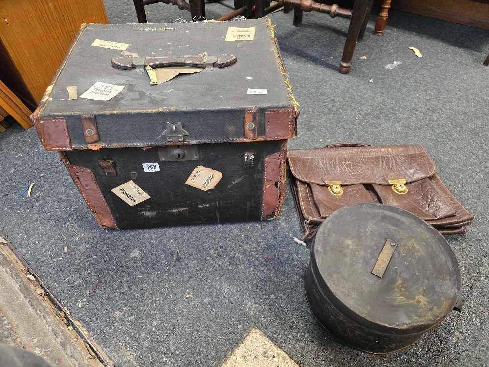 VINTAGE TRAVEL TRUNK IN A/F CONDITION, ROUND METAL HAT BOX & A LEATHER BRIEFCASE,