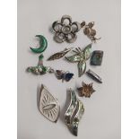 SMALL QTY OF ENAMELLED SILVER JEWELLERY & OTHERS