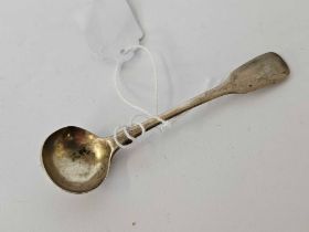 A GEORGIAN SILVER SALT SPOON, LONDON 1830 BY J.