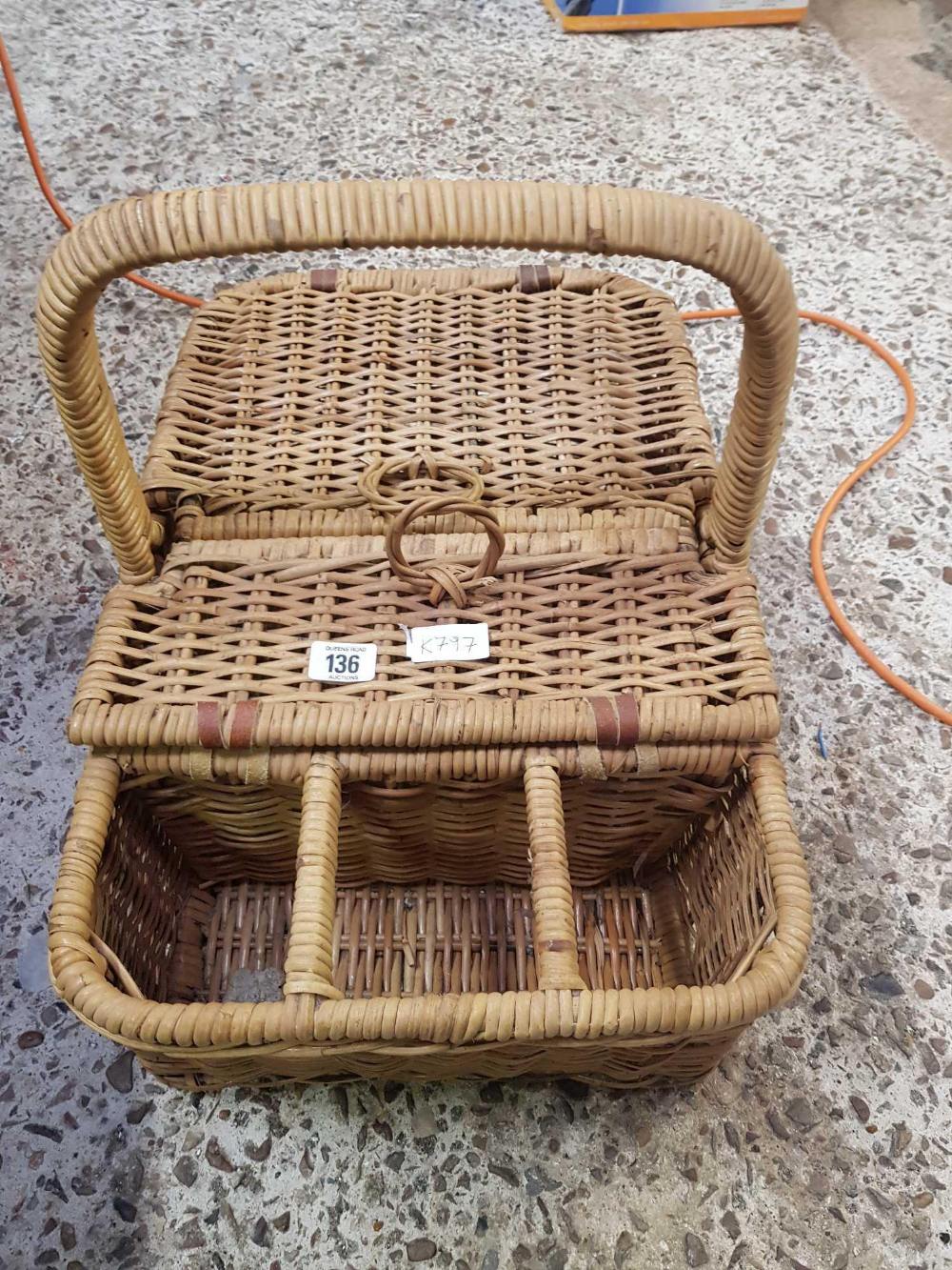 WICKER PICNIC BASKET