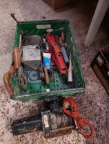 CARTON WITH AN ELECTRICAL VEHICLE WINCH,