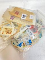 COLLECTION OF LOOSE BRITISH STAMPS,