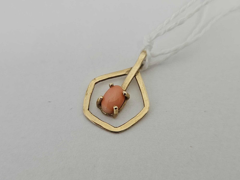 10ct CORAL PENDANT - Image 2 of 2