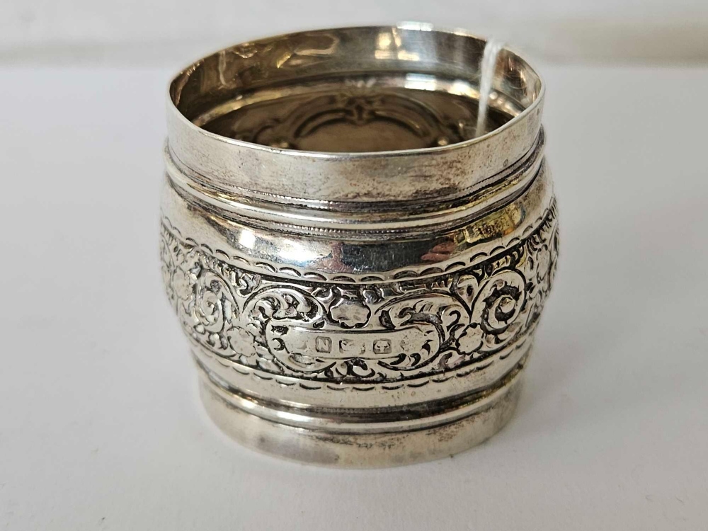 A VICTORIAN SILVER NAPKIN RING, - Image 2 of 2
