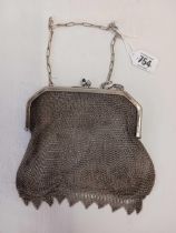 A DECO PERIOD MESH HANDBAG