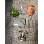 CARTON WITH GREEN GLASS JUG, TERRACOTTA FRUIT JUICE JUG, A DECANTER, PRESENTATION GLASS BOWL,