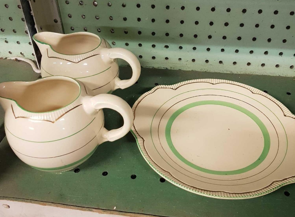 2 SHELVES OF CLARICE CLIFF DINNERWARE - Bild 5 aus 5