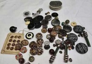 QTY OF OLD BUTTONS