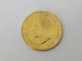 A MODEL EDWARD VIII 5 SOVEREIGN COIN DATED 1937