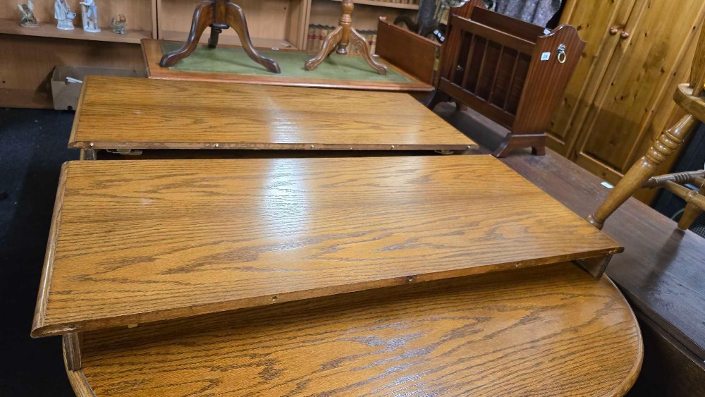 OAK EXTENDING DINING TABLE ON BALL & CLAW FEET - Image 4 of 4