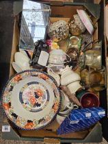 2 CARTONS OF MISC GLASSWARE, CANDLE HOLDERS, JUGS, BOWLS, CUPS & SAUCERS,