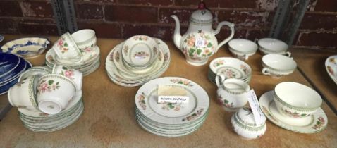 2 SHELVES OF HUTCHENREUTHER TABLEWARE,