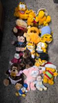 CRATE OF MISC CHILDREN'S SOFT TOYS