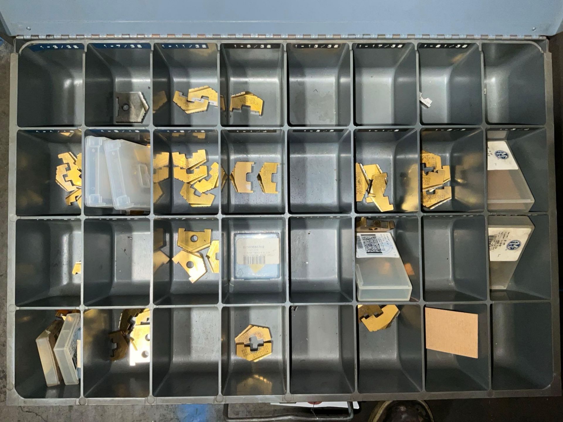 STORAGE BIN WITH CARBIDE INSERTS - Image 6 of 16